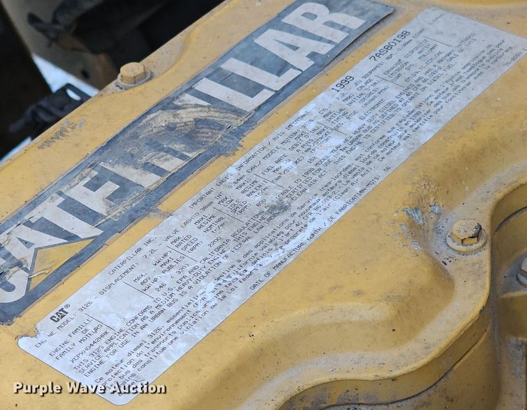 image for item EK0961 1999 GMC 7500 chipper truck