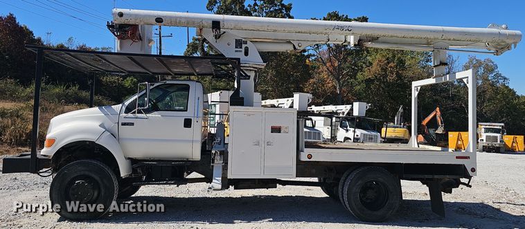 image for item EK0962 2006 Ford  F750 bucket truck