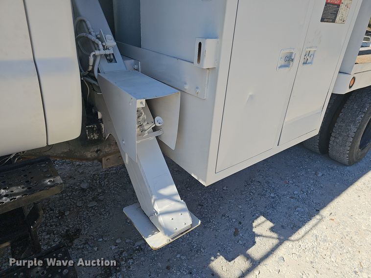 image for item EK0962 2006 Ford  F750 bucket truck