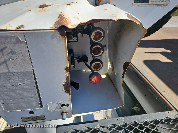 image for item EK0962 2006 Ford  F750 bucket truck