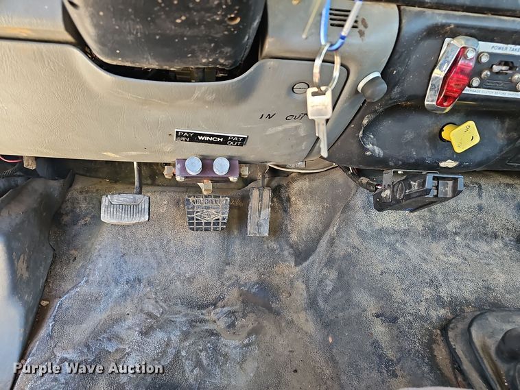 image for item EK0962 2006 Ford  F750 bucket truck