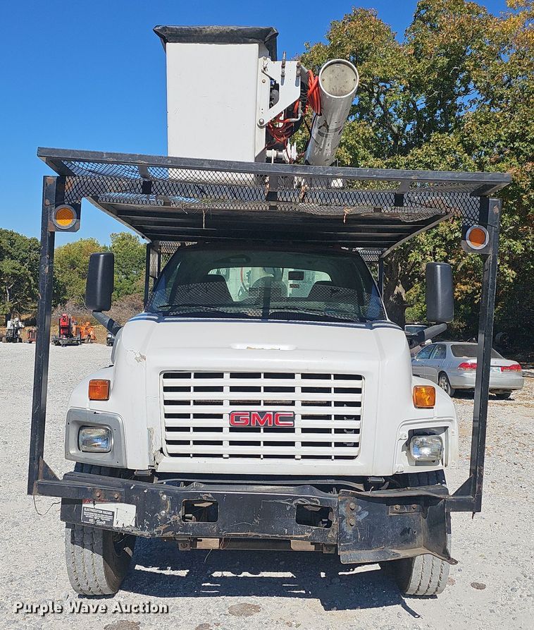 image for item EK0963 2005 GMC C7500 bucket truck