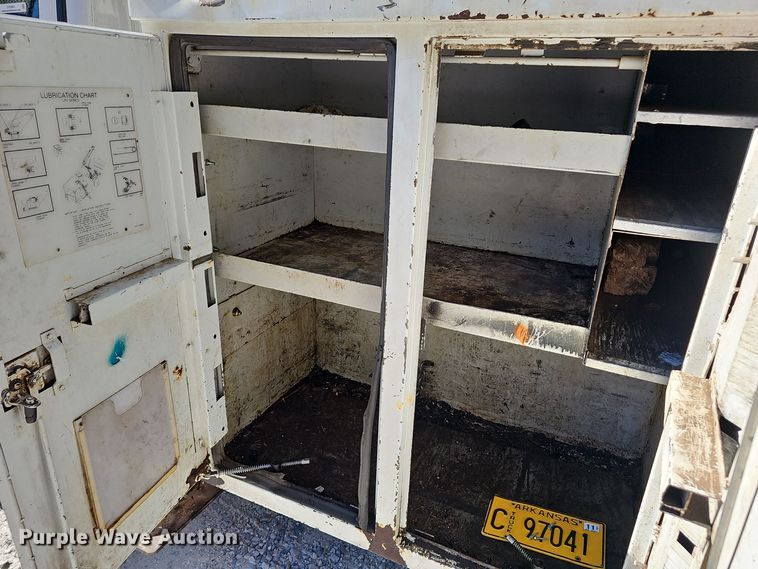 image for item EK0963 2005 GMC C7500 bucket truck