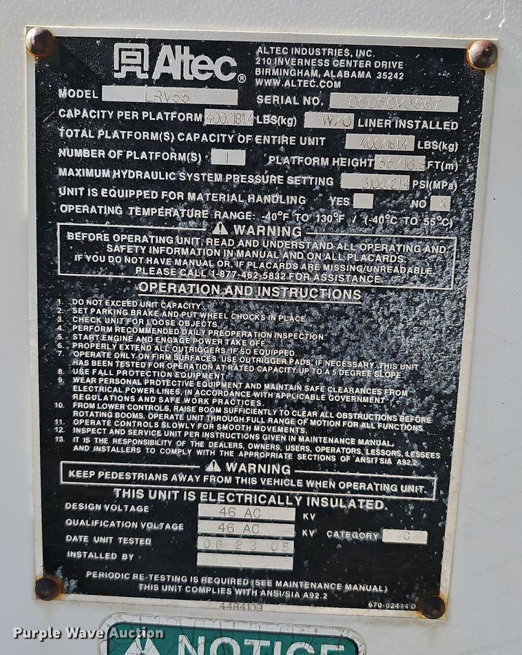 image for item EK0963 2005 GMC C7500 bucket truck