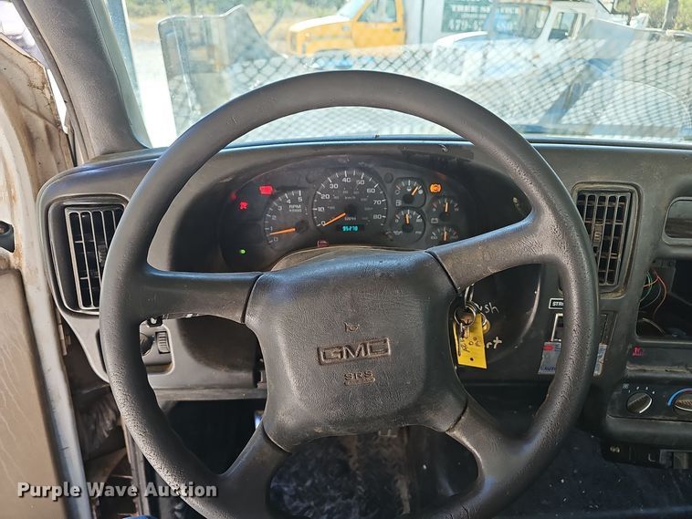 image for item EK0963 2005 GMC C7500 bucket truck