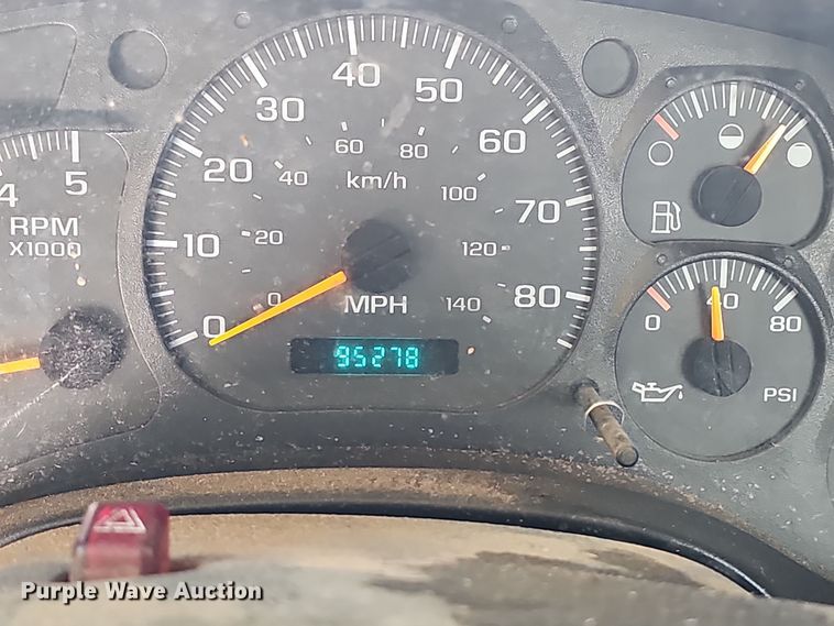 image for item EK0963 2005 GMC C7500 bucket truck