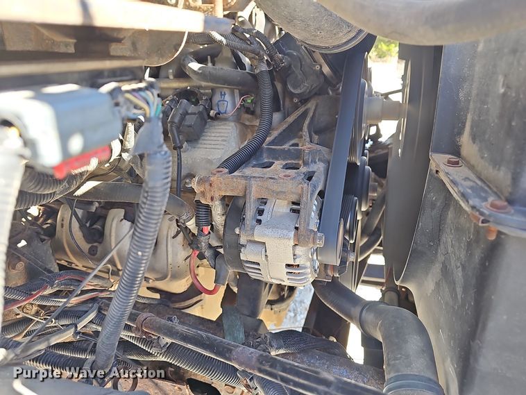 image for item EK0963 2005 GMC C7500 bucket truck