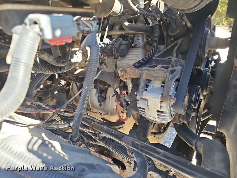 image for item EK0963 2005 GMC C7500 bucket truck