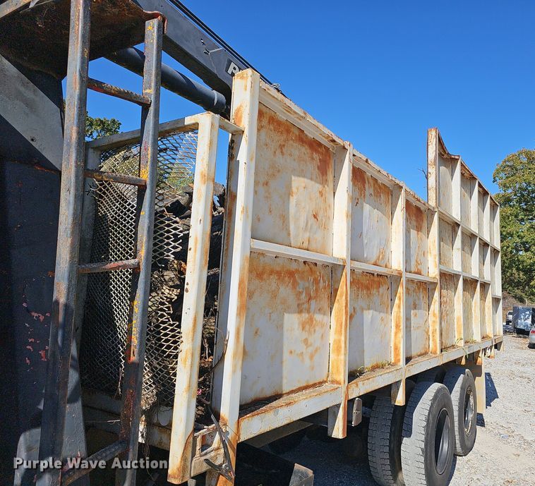 image for item EK0966 1984 Ford L9000 crane truck