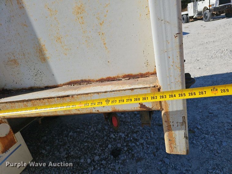 image for item EK0966 1984 Ford L9000 crane truck