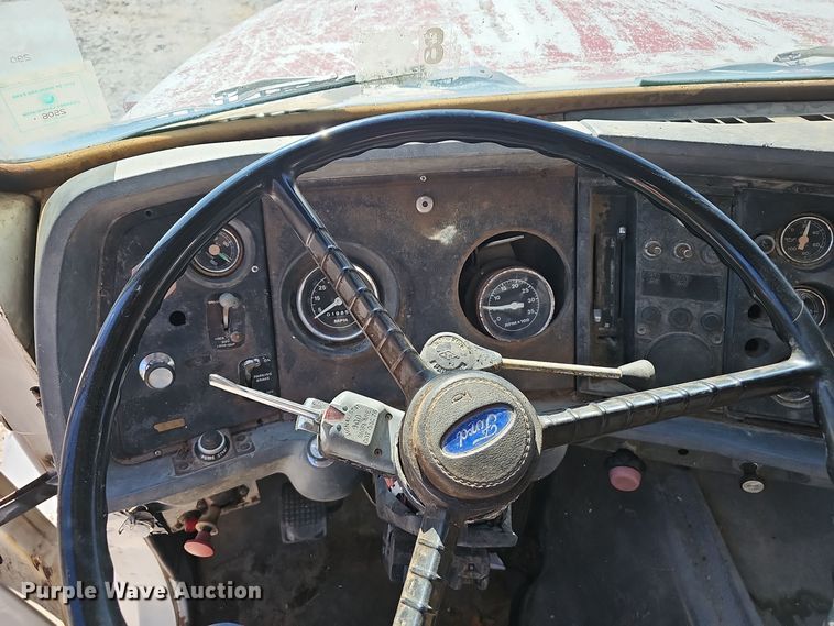 image for item EK0966 1984 Ford L9000 crane truck