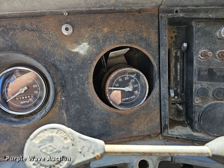 image for item EK0966 1984 Ford L9000 crane truck