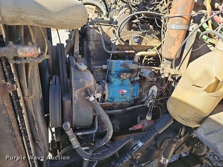 image for item EK0966 1984 Ford L9000 crane truck