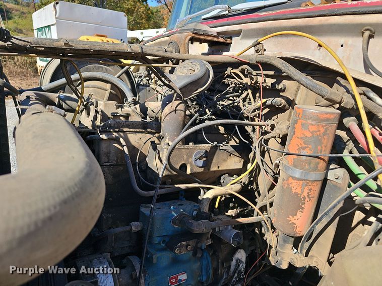 image for item EK0966 1984 Ford L9000 crane truck