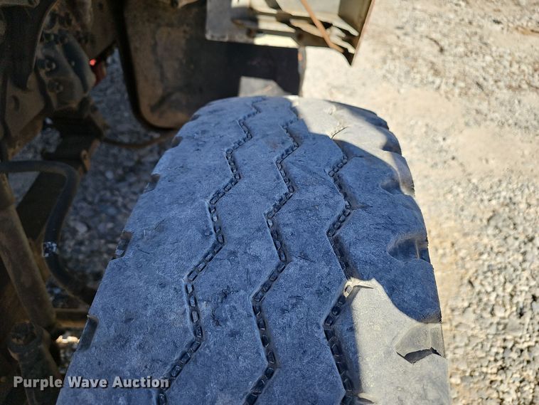 image for item EK0966 1984 Ford L9000 crane truck