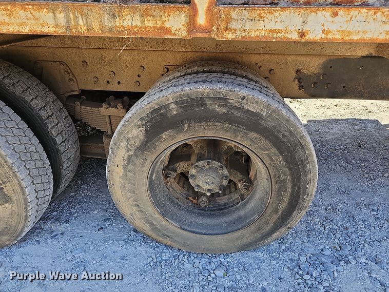 image for item EK0966 1984 Ford L9000 crane truck