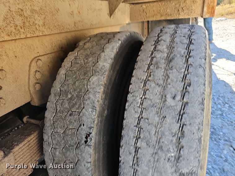 image for item EK0966 1984 Ford L9000 crane truck