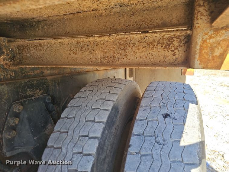 image for item EK0966 1984 Ford L9000 crane truck