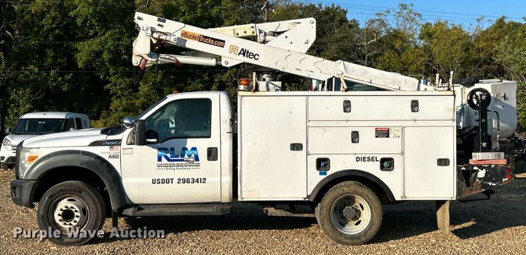 image for item EK3351 2011 Ford F550 Super Duty XL bucket truck