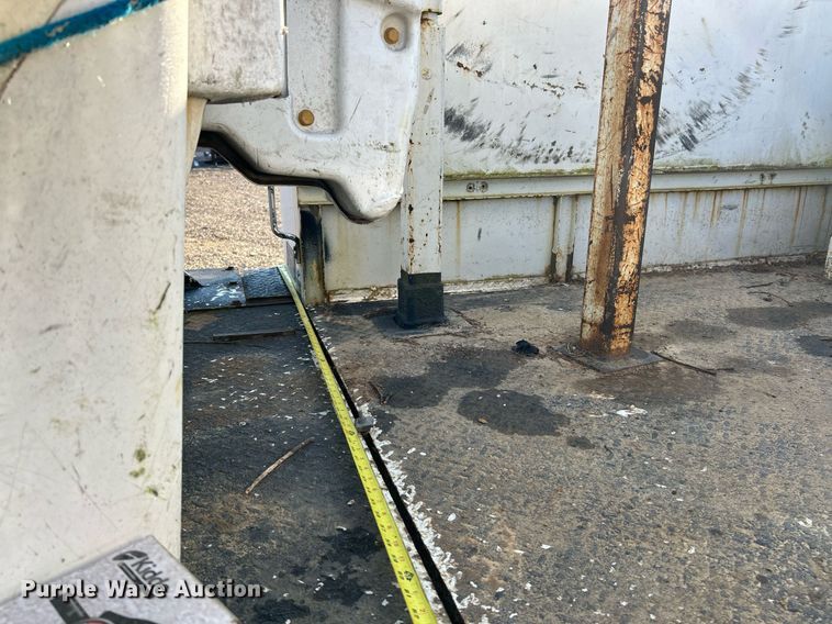 image for item EK3351 2011 Ford F550 Super Duty XL bucket truck