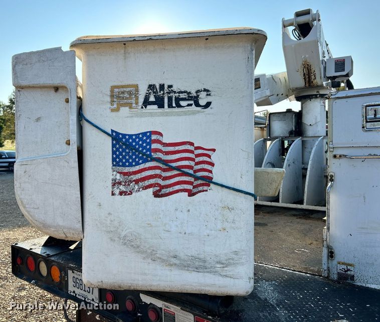 image for item EK3351 2011 Ford F550 Super Duty XL bucket truck