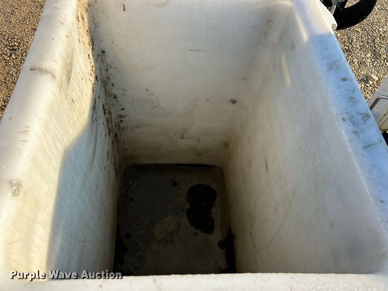 image for item EK3351 2011 Ford F550 Super Duty XL bucket truck