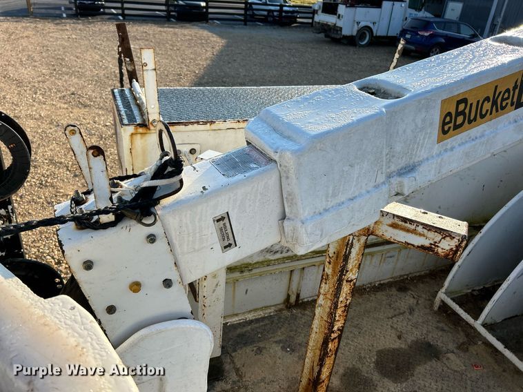 image for item EK3351 2011 Ford F550 Super Duty XL bucket truck