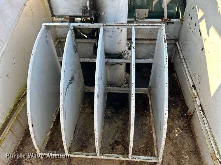 image for item EK3351 2011 Ford F550 Super Duty XL bucket truck