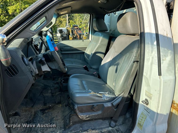 image for item EK3351 2011 Ford F550 Super Duty XL bucket truck