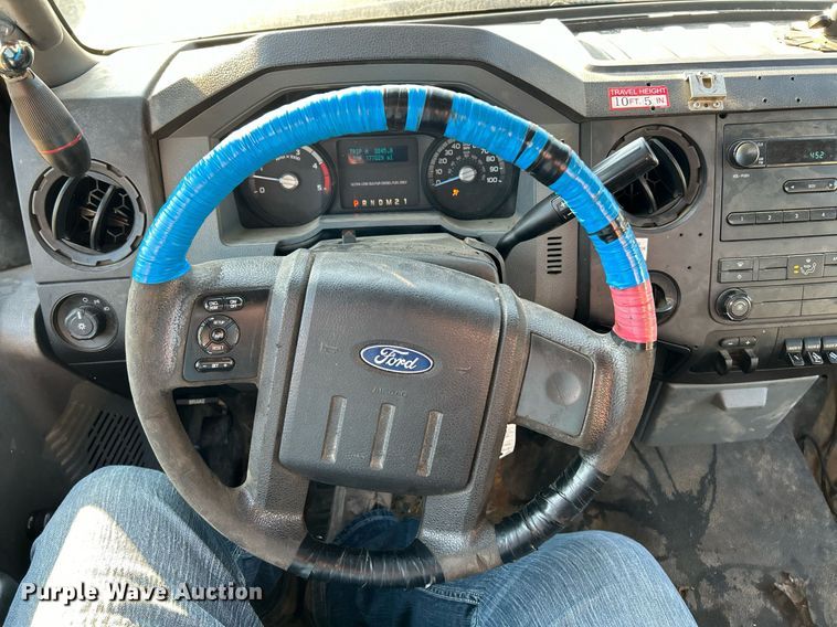 image for item EK3351 2011 Ford F550 Super Duty XL bucket truck