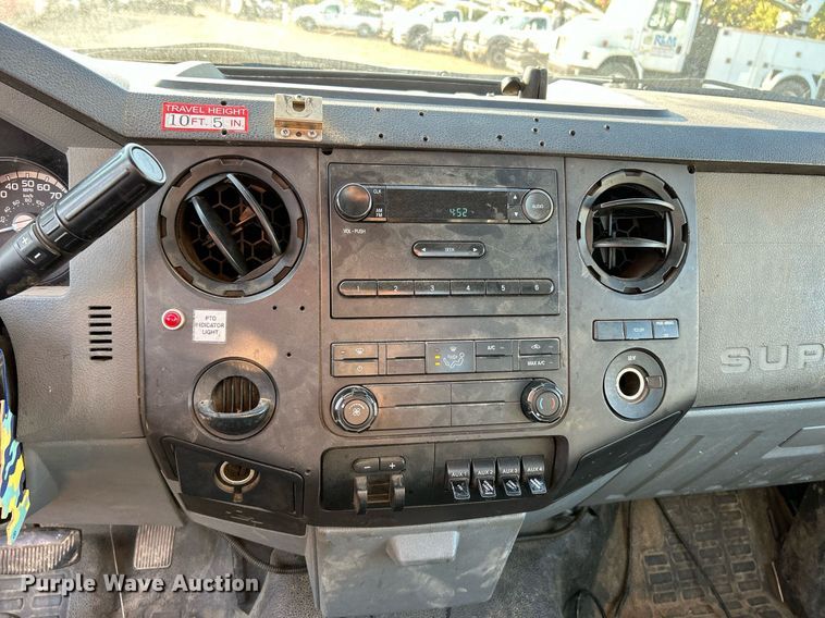 image for item EK3351 2011 Ford F550 Super Duty XL bucket truck