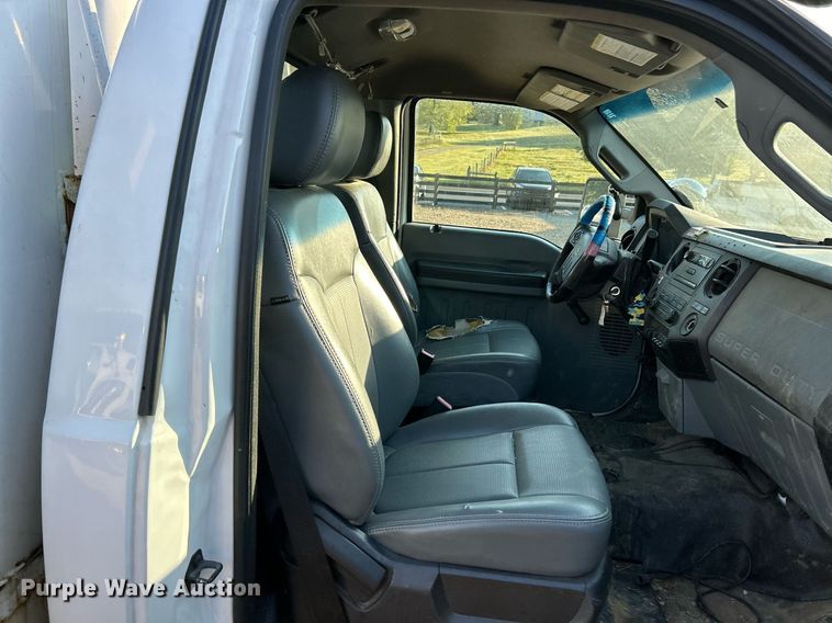 image for item EK3351 2011 Ford F550 Super Duty XL bucket truck