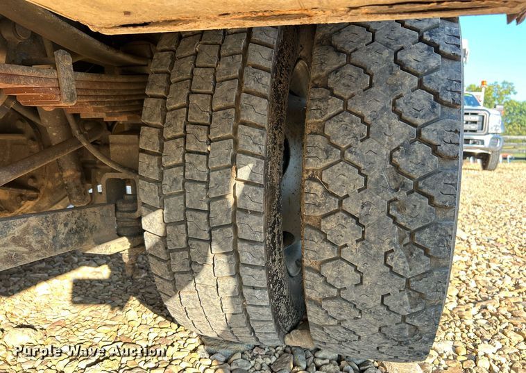 image for item EK3351 2011 Ford F550 Super Duty XL bucket truck