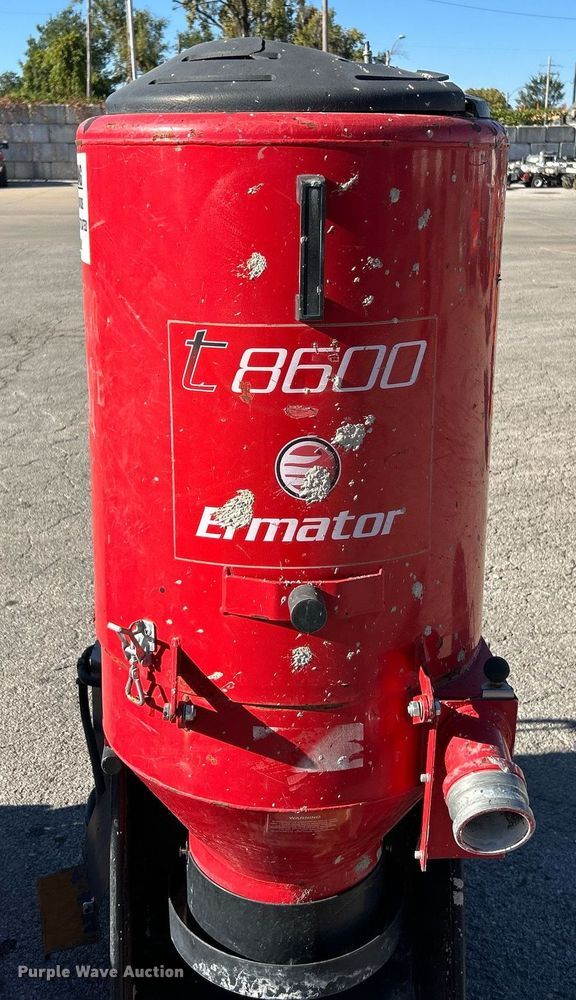 image for item EK3491 Husqvarna T8600 Ermator dust collector