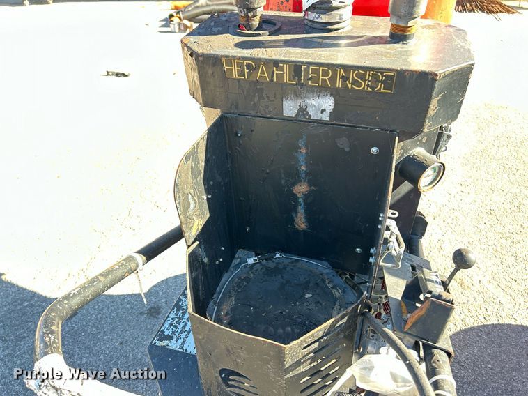 image for item EK3491 Husqvarna T8600 Ermator dust collector