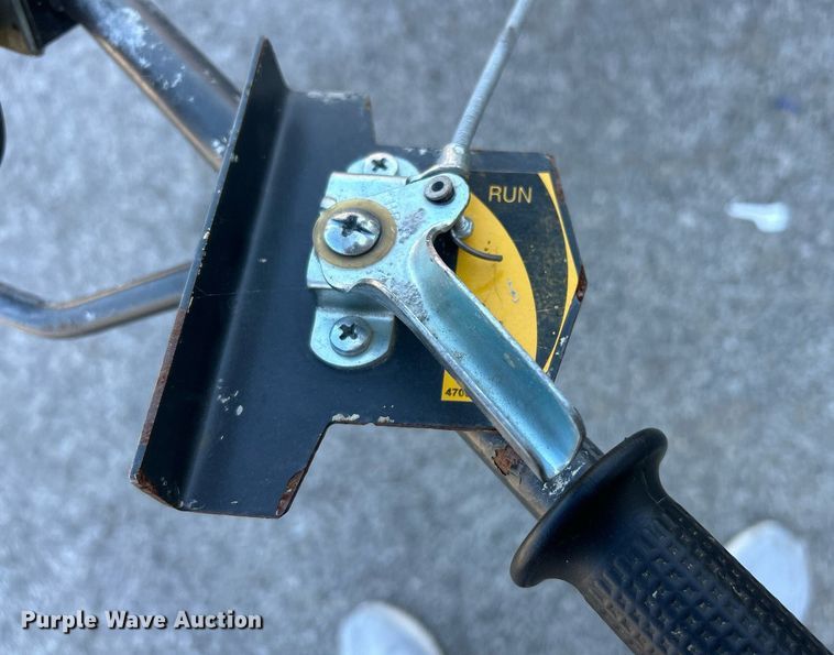 image for item EK3493 2021 Husqvarna  BG245 concrete trowel 