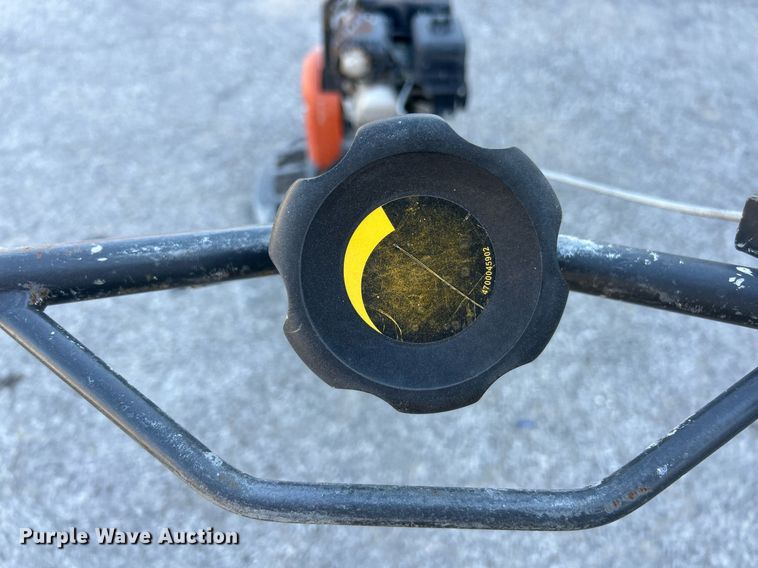 image for item EK3493 2021 Husqvarna  BG245 concrete trowel 