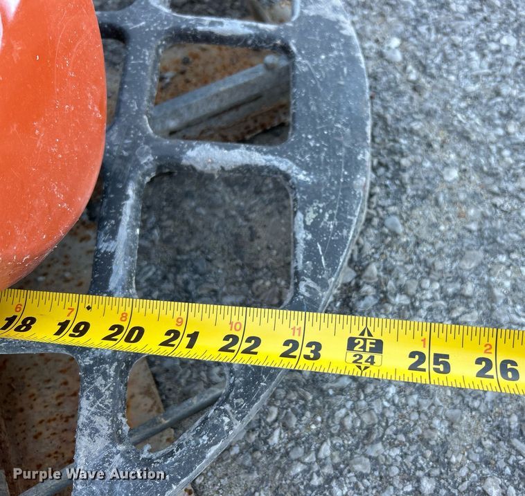 image for item EK3493 2021 Husqvarna  BG245 concrete trowel 