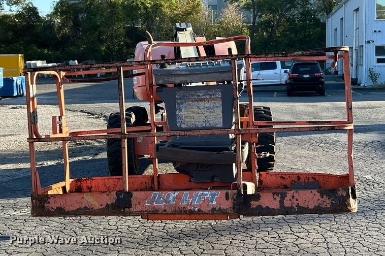 image for item EK3513 2006 JLG 600S boom lift