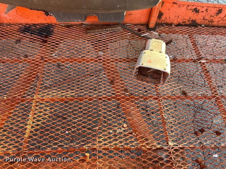 image for item EK3513 2006 JLG 600S boom lift