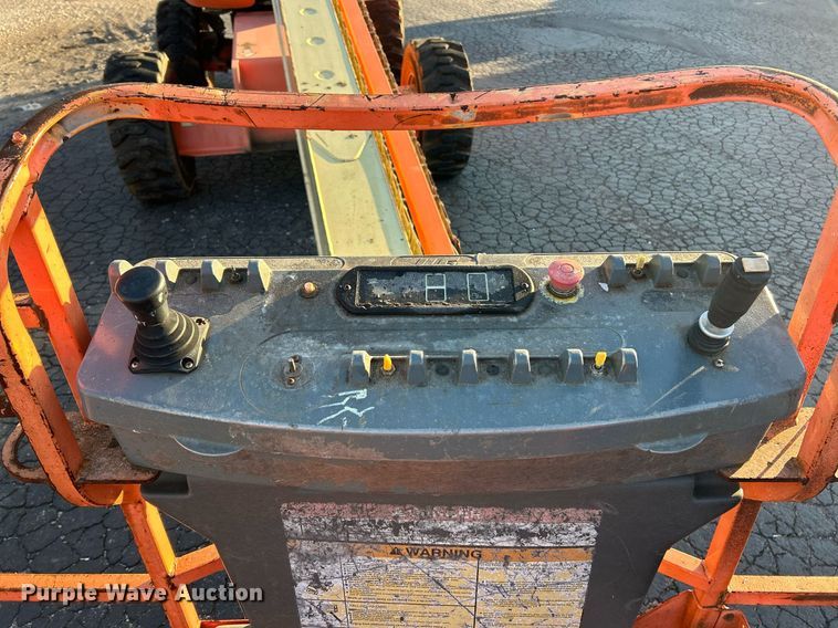 image for item EK3513 2006 JLG 600S boom lift