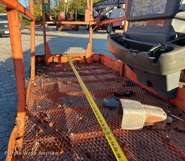 image for item EK3513 2006 JLG 600S boom lift