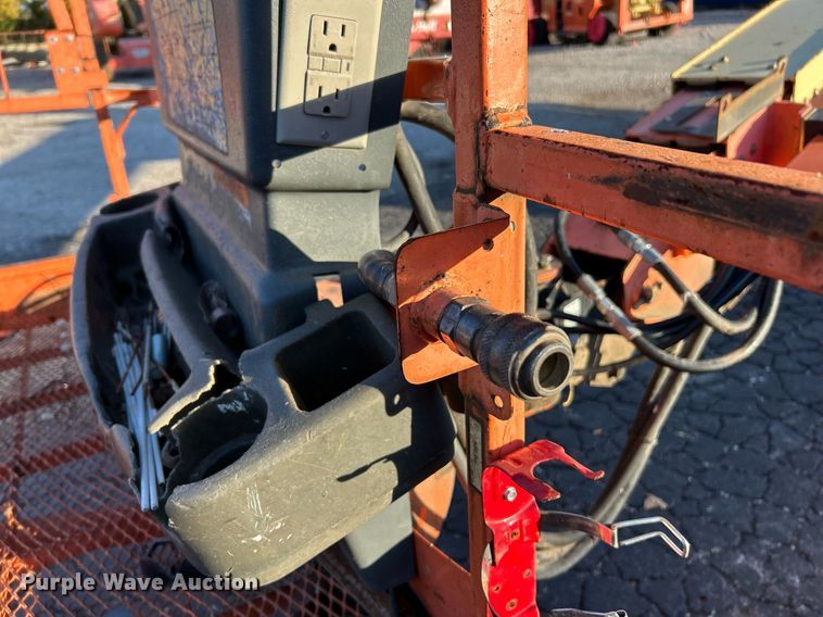 image for item EK3513 2006 JLG 600S boom lift