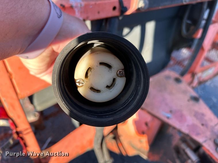 image for item EK3513 2006 JLG 600S boom lift