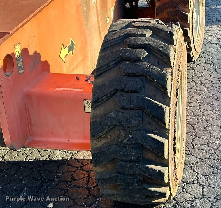 image for item EK3513 2006 JLG 600S boom lift