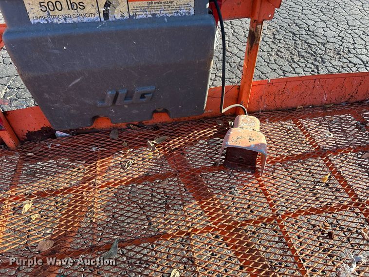 image for item EK3514 2006 JLG 600S boom lift