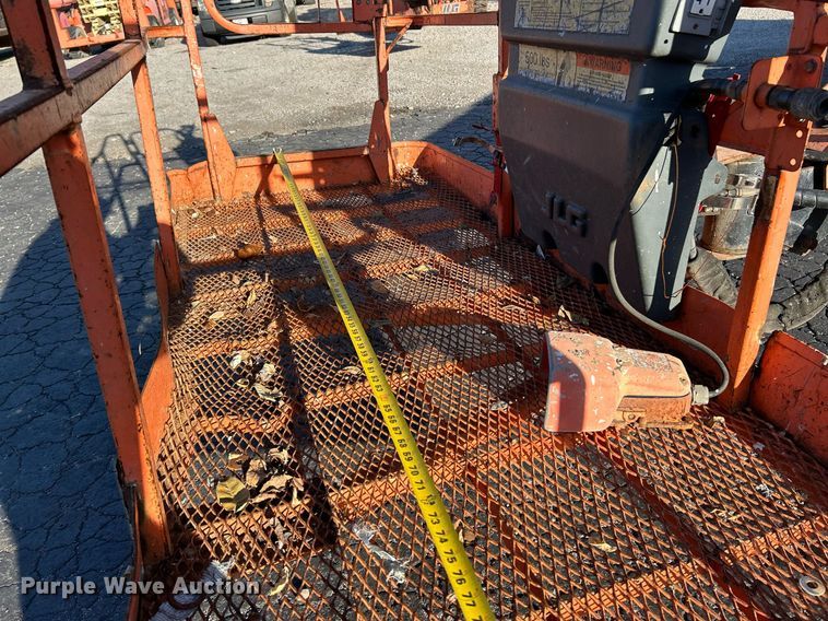 image for item EK3514 2006 JLG 600S boom lift