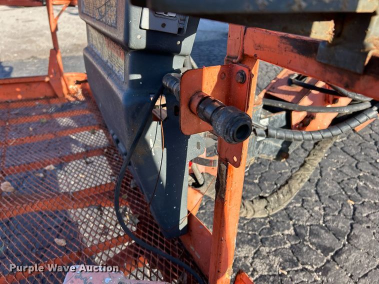 image for item EK3514 2006 JLG 600S boom lift