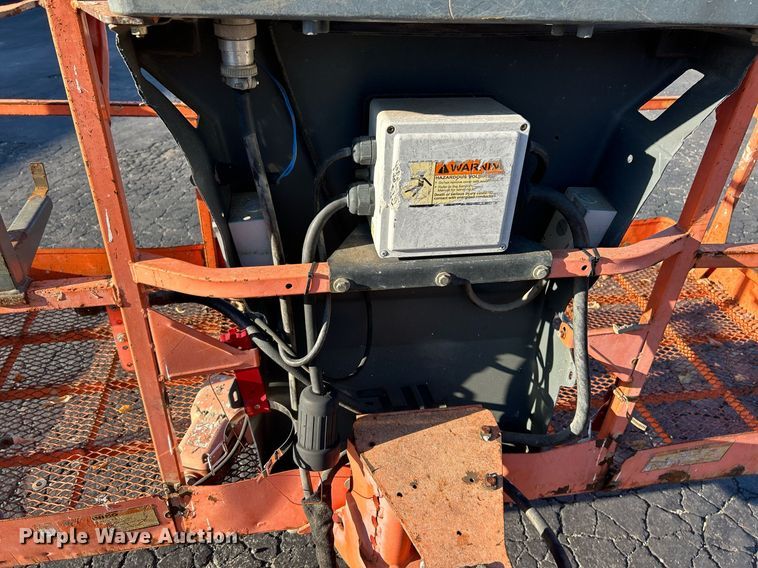 image for item EK3514 2006 JLG 600S boom lift