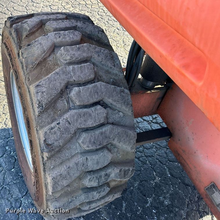 image for item EK3514 2006 JLG 600S boom lift